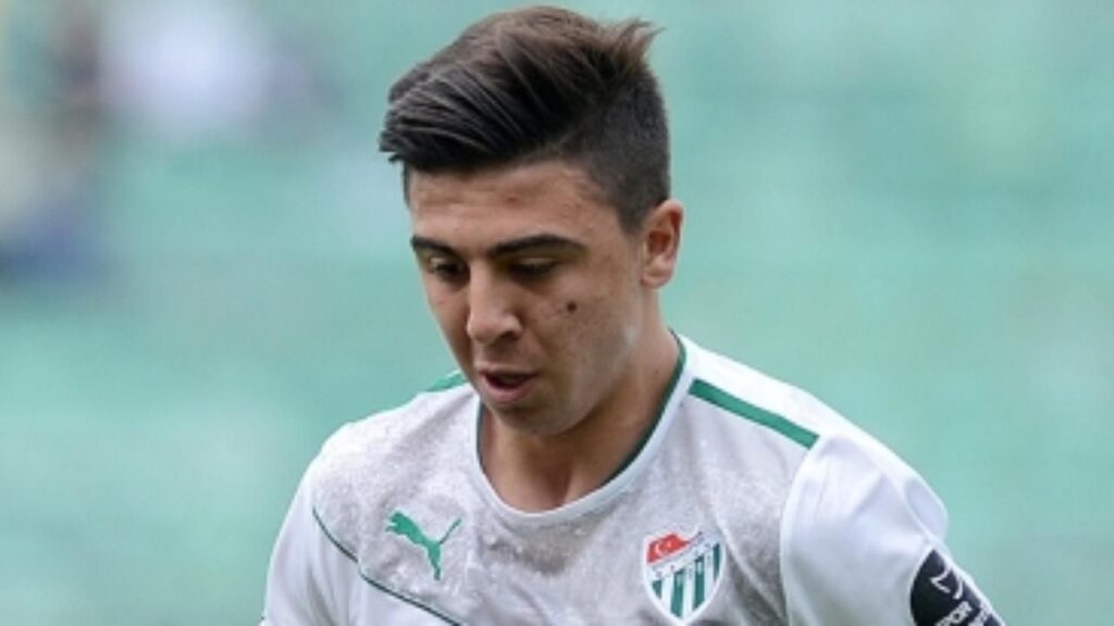 Fenerbahçe Ozan Tufan’ı Bitirdi 1