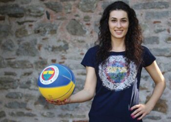 Tuğçe Canıtez: Yeniden tarih yazmak istiyoruz