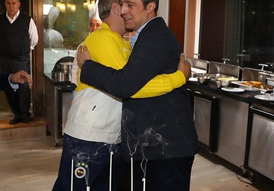 Teknik Direktörümüz Ersun Yanal ve Ayew’in doğum günü kutlandı 1