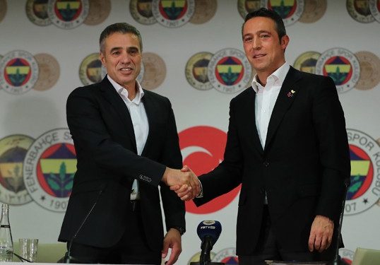Teknik Direktörümüz Ersun Yanal’ın imza töreni Başkanımız Ali Koç’un katılımıyla gerçekleşti 1