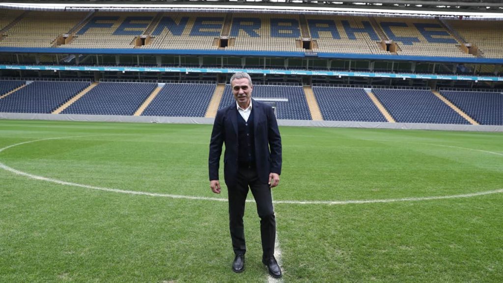 Teknik Direktörümüz Ersun Yanal Şükrü Saracoğlu’nda 1