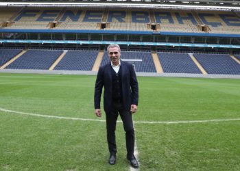 Teknik Direktörümüz Ersun Yanal Şükrü Saracoğlu’nda 8 Teknik Direktörümüz Ersun Yanal Şükrü Saracoğlu’nda