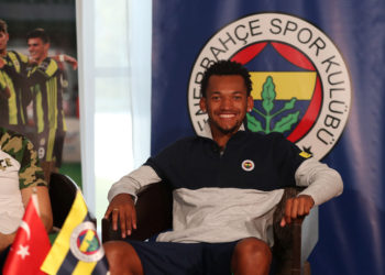 Jailson: Fenerbahçe çok büyük bir takım ve içinde bulunduğu durumu hak etmiyor 2 Jailson: Fenerbahçe çok büyük bir takım ve içinde bulunduğu durumu hak etmiyor