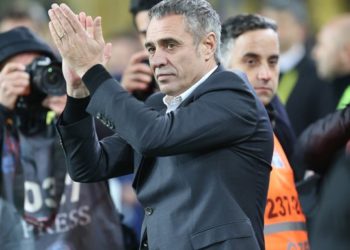 Ersun Yanal: Fenerbahçe'de oynamak ciddi hazırlık gerektirir 10 Fenerbahçe 2-1 Demir Grup Sivasspor