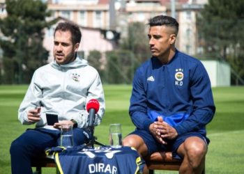 Aziz Yıldırım hemen şu an skor isteyen bir başkan. İki başkan arasındaki farkı bu şekilde bu değerlendirebilirim. Ali Koç bence şu anda Fenerbahçe’nin geleceğini hazırlıyor.