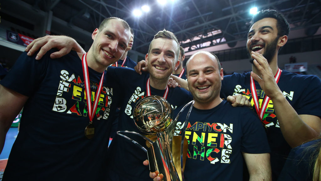Voleybolcularımız şampiyonluğu değerlendirdi 1