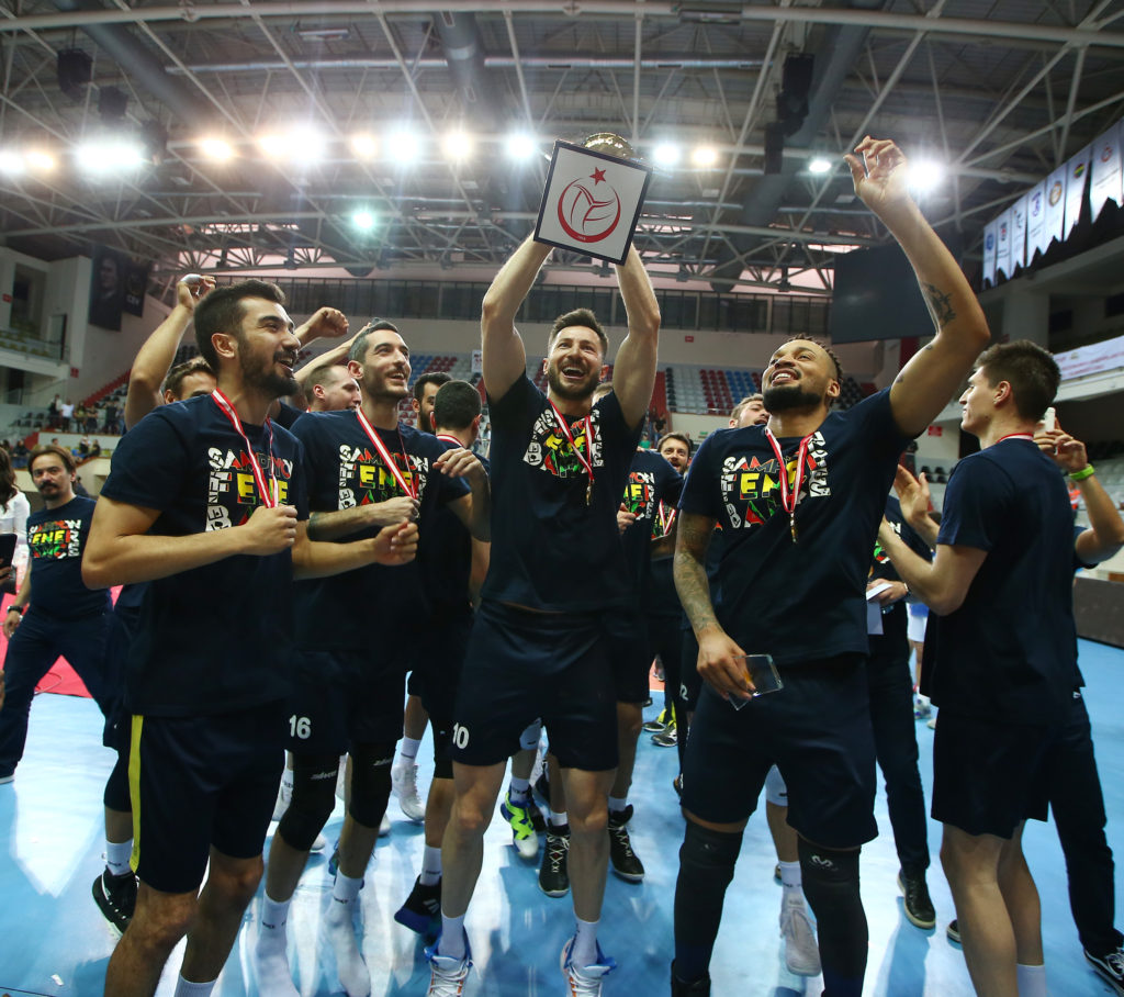 Efeler Ligi'nde şampiyon Fenerbahçe 1