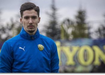 Altay Bayındır Fenerbahçe'de 4