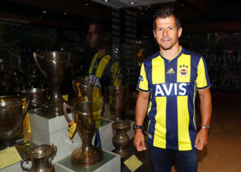 Emre Belözoğlu kaptanlık yapmak üzere takıma yeniden dahil oldu 1