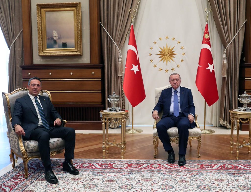 Recep Tayyip Erdoğan'a divan rozeti 1