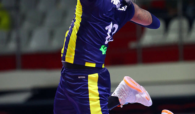 Fenerbahçe HDI Sigorta 0-3 Galatasaray HDI Sigorta 1 Fenerbahçe HDI Sigorta 0-3 Galatasaray HDI Sigorta 1