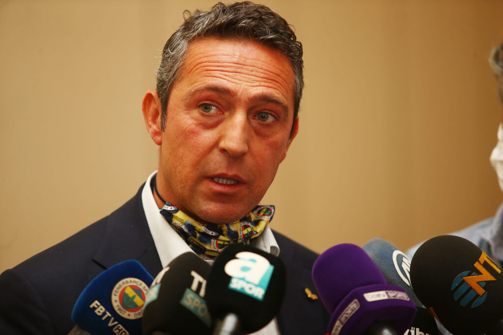 Ali Koç: Onları niyetleri tek dertleri pes etmem. Fenerbahçe’nin bir daha insanlar tarafından kuşatılmasına gücüm yettiğince izin vermeyeceğim 1