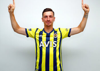 MERT HAKAN YANDAŞ FENERBAHÇEMİZDE