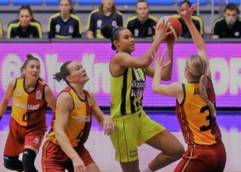 Fenerbahçe Öznur Kablo-Galatasaray: 64-61