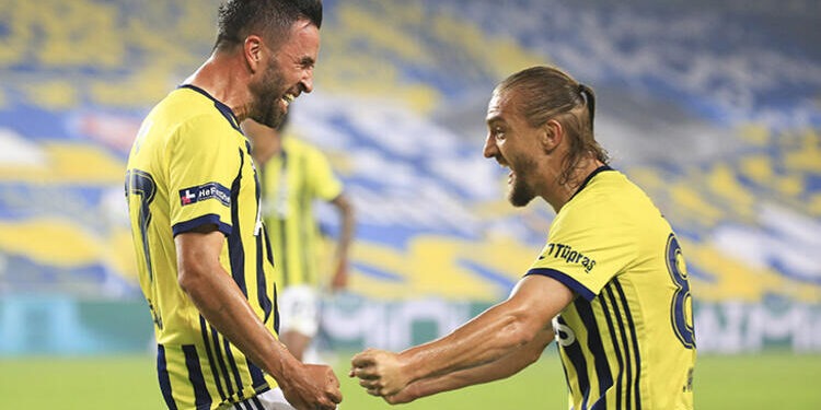 Fenerbahçe’de ilk 6 haftada yakalanan 14 puanlık çıkışta başrolü oynayan isimlerden biri Caner Erkin oldu. 1