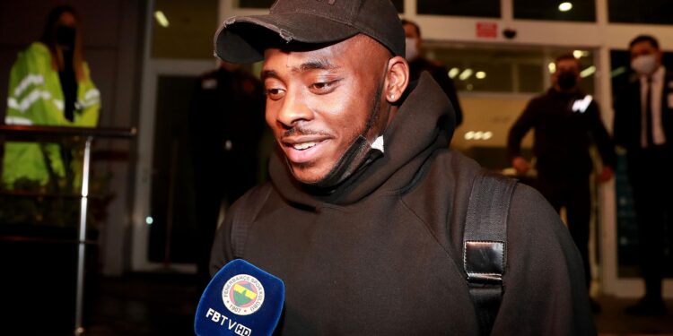 Bright Osayi-Samuel: "Mesut Özil'i televizyondan izlerdim" 1
