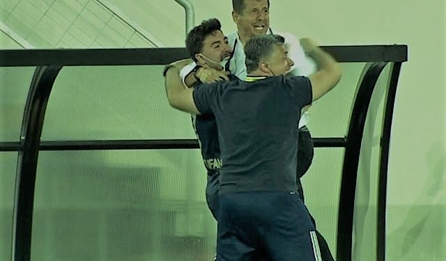 Emre Belözoğlu: Biz büyük cümleler kullanmadık, sadece sonuna kadar mücadele edeceğimizi söyledik 1 Emre Belözoğlu: Biz büyük cümleler kullanmadık, sadece sonuna kadar mücadele edeceğimizi söyledik 1