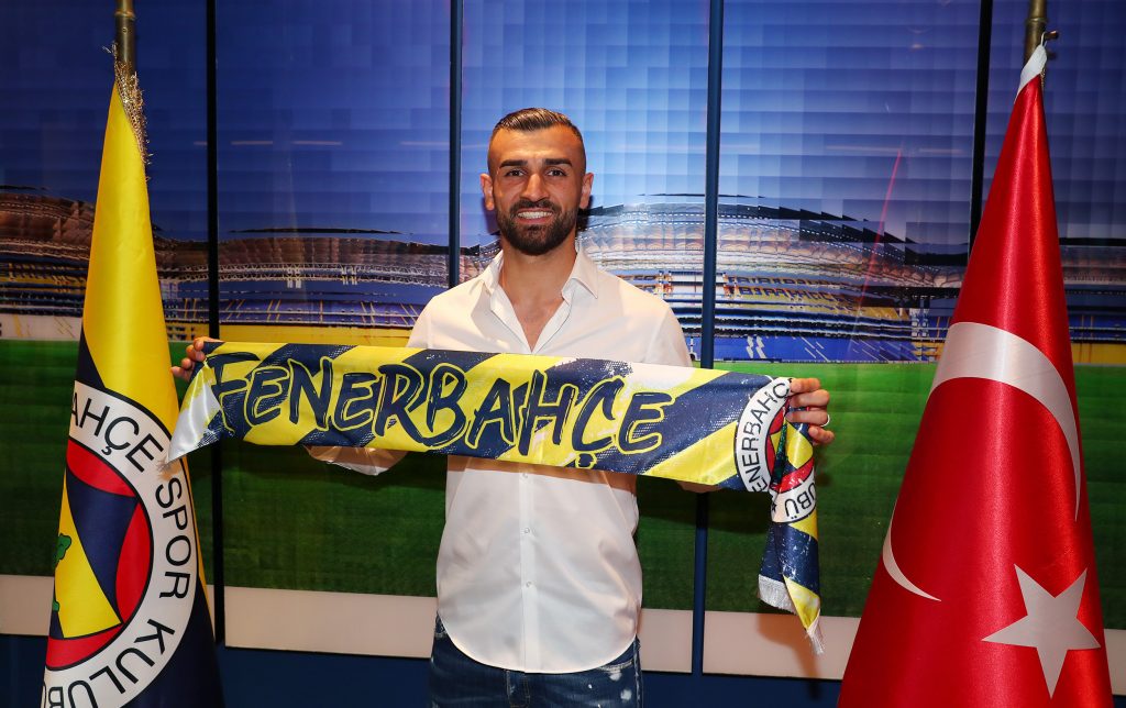 Bundesliga 2'de gol kralı olan Serdar Dursun Fenerbahçe'de 1