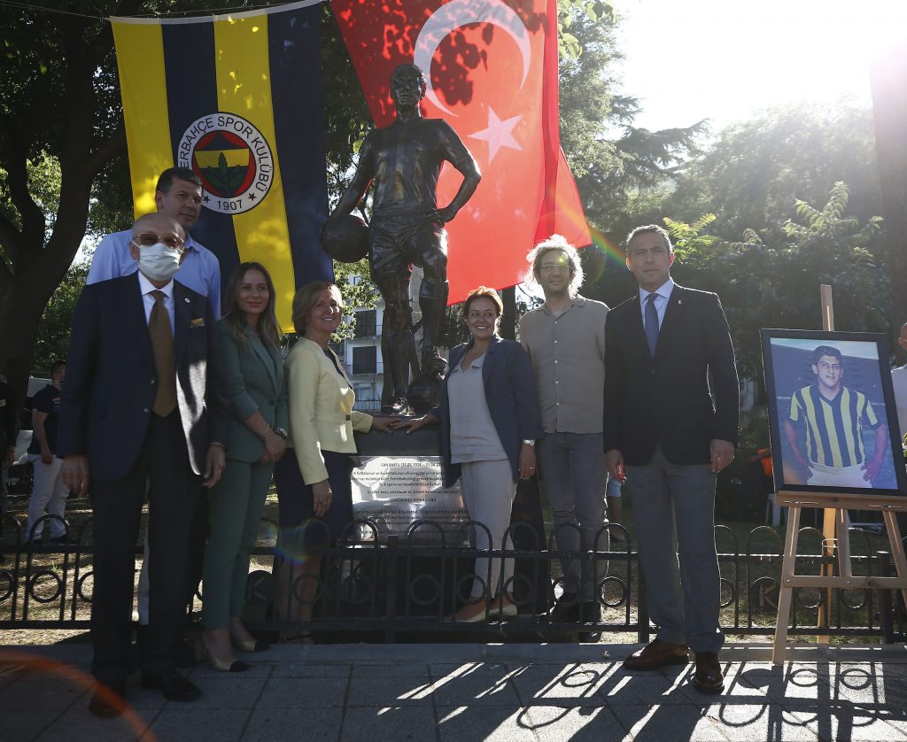 Efsanemiz Can Bartu’nun heykeli açıldı 1