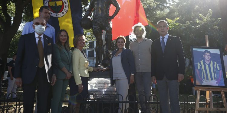 Efsanemiz Can Bartu’nun heykeli açıldı 1