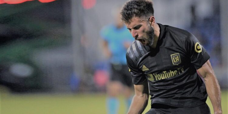 Diego Rossi Fenerbahçe'de 5 Diego Rossi Fenerbahçe'de 1