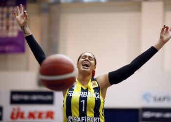 Fenerbahçe Safiport 74-56 Galatasaray