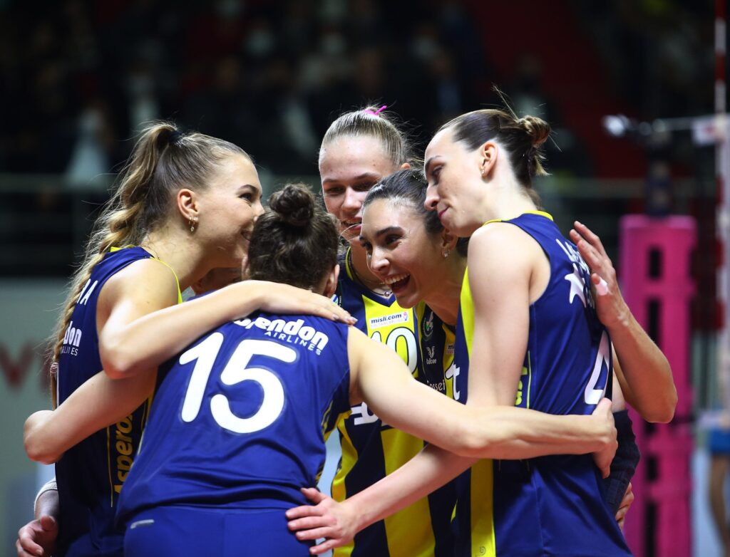 Fenerbahçe Opet, AXA Sigorta Kupa Voley’de finale yükseldi 1