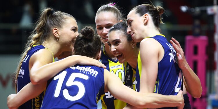 Fenerbahçe Opet, AXA Sigorta Kupa Voley’de finale yükseldi 1