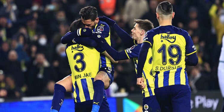 Fenerbahçe 2-1 İttifak Holding Konyaspor 5 Fenerbahçe 2-1 İttifak Holding Konyaspor 1