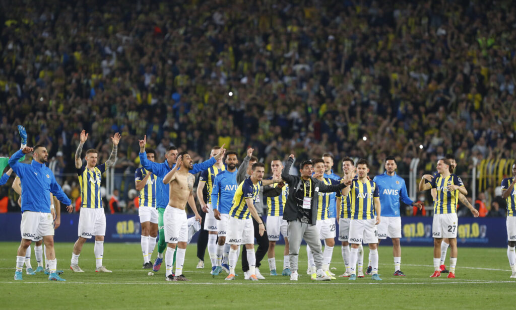 Fenerbahçe 2-0 Galatasaray – İşte böyle her sene böyle 4 Fenerbahçe 2-0 Galatasaray – İşte böyle her sene böyle 1
