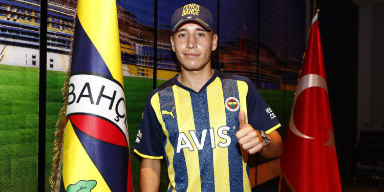 Emre Mor: Türkiye’de oynamak istediğim tek kulüp Fenerbahçe’ydi 1