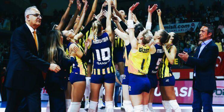 FENERBAHÇE OPET, 13. ŞAMPİYONLAR KUPASI’NIN SAHİBİ OLDU 1