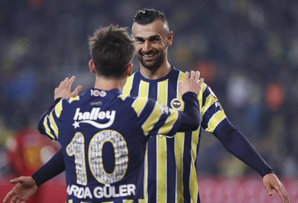 Fenerbahçe Kayserispor’u eleyerek Türkiye Kupası’nda son yarı finalist oldu 1 Fenerbahçe Kayserispor’u eleyerek Türkiye Kupası’nda son yarı finalist oldu 1