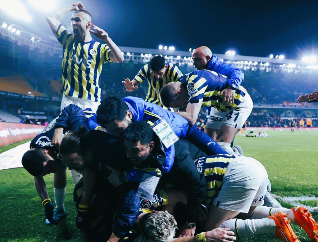 Başakşehir'de tarihi geri dönüş! Başakşehir 1-2 Fenerbahçe 1