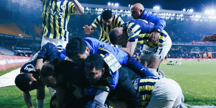 Başakşehir'de tarihi geri dönüş! Başakşehir 1-2 Fenerbahçe 1