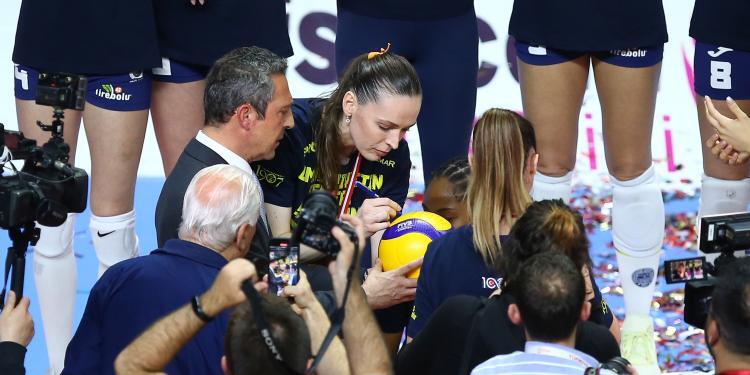 Şampiyon Fenerbahçe Opet 1