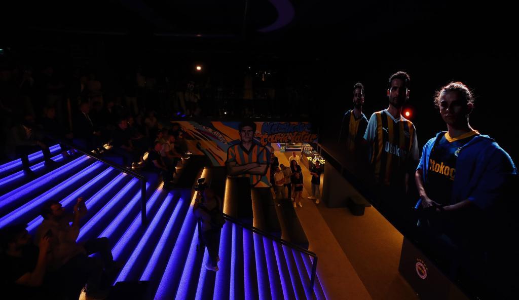 Fenerbahçe'nin yeni sezon formaları tanıtıldı 2 Fenerbahçe'nin yeni sezon formaları tanıtıldı 1