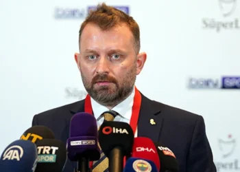 Fenerbahçe masadaysa bu işleri çevirmek çok zordur. Bu sene hep beraber çok güleceğiz.