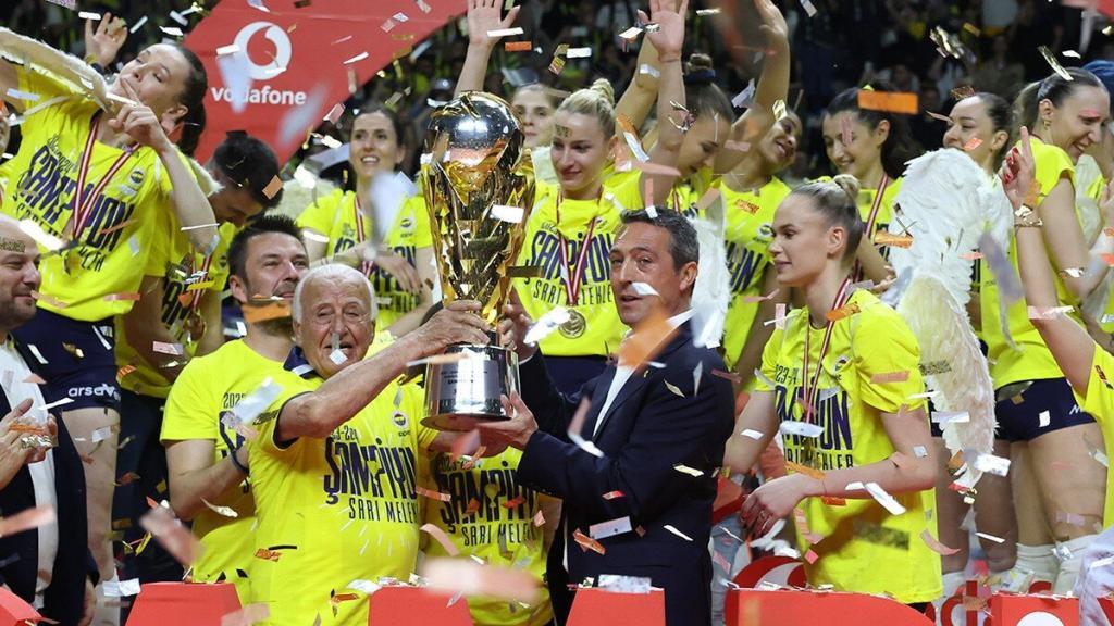 Tüm bu alanlarda ezeli rakiplerimizle yarışmıyoruz. Hep şirket takımlarıyla yarışıyoruz. Kolay değil. Onların bütçeleri daha kuvvetli, manevra alanları daha fazla. 1