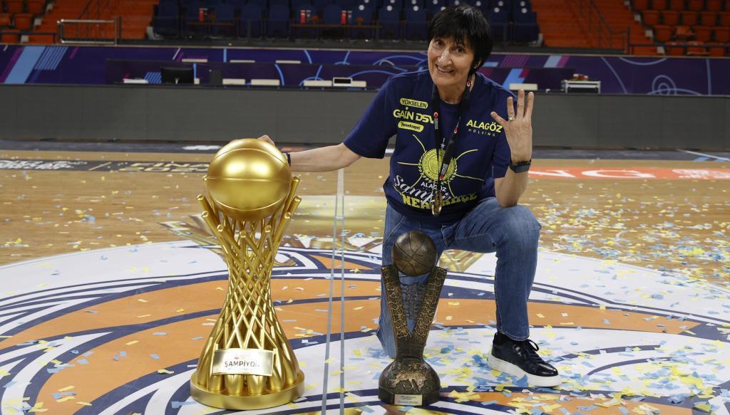 FENERBAHÇE ALAGÖZ HOLDİNG NAMAĞLUP ŞAMPİYON 1