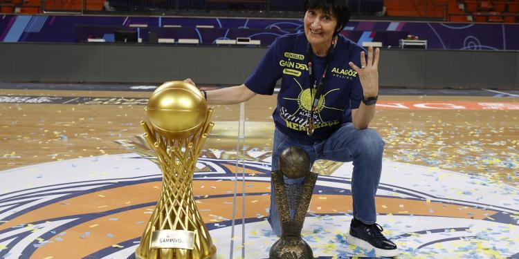 FENERBAHÇE ALAGÖZ HOLDİNG NAMAĞLUP ŞAMPİYON 1