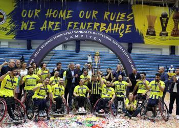 TEKERLEKLİ SANDALYE BASKETBOL SÜPER LİGİ’NDE DE ŞAMPİYON FENERBAHÇE