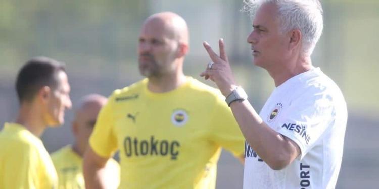 Jose Mourinho yönetiminde Fenerbahçe sezonu açtı! 1