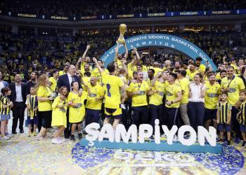 Fenerbahçe Beko Erkek Basketbol Takımımız, Türkiye Kupası şampiyonluğunun ardından ligi de şampiyonlukla tamamladı.