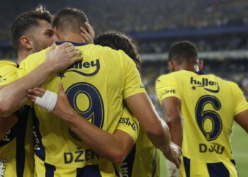 Ekibimiz, Şampiyonlar Ligi 3. ön eleme turunda Fransa'nın LOSC Lille takımıyla karşılaşacak. Bu turda ilk maç 6 Ağustos tarihinde deplasmanda, rövanş ise 13 Ağustos’ta stadımızda oynanacak.