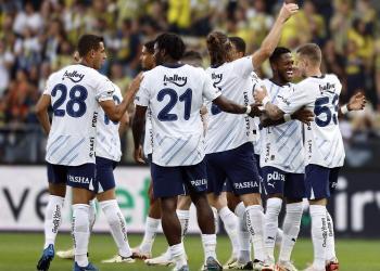 Avusturya'daki son hazırlık maçında Strasbourg'u 4-0 mağlup eden ve yeni sezon hazırlıklarının ikinci etabı olan Graz kampını tamamlayan Futbol A Takımımız, İstanbul'a dönecek ve hazırlıklarını burada sürdürecek.
