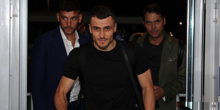 Filip Kostic, Fenerbahçe'de! 1