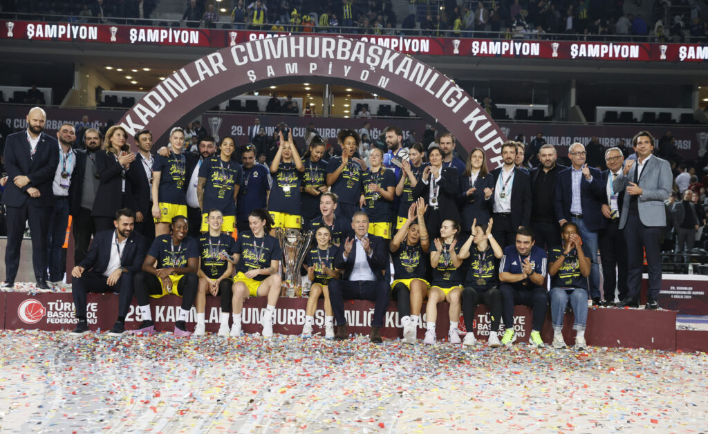 Cumhurbaşkanlığı Kupası Fenerbahçe Opet'in 1 Cumhurbaşkanlığı Kupası Fenerbahçe Opet'in 1