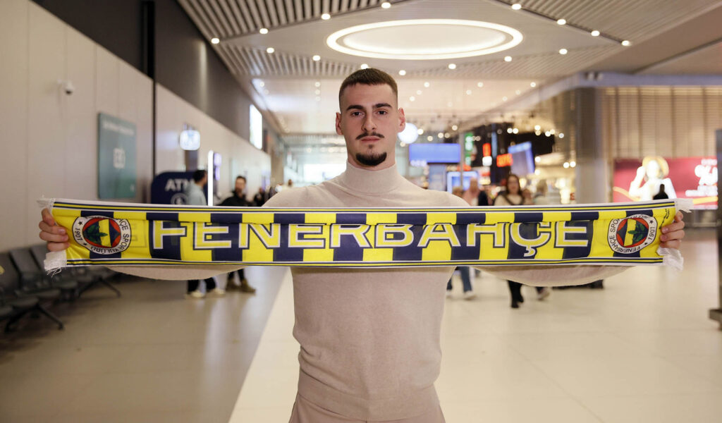 Ognjen Mimovic Fenerbahçe'de 1 Ognjen Mimovic Fenerbahçe'de 1