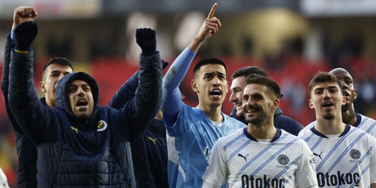 Fenerbahçemiz, Ziraat Türkiye Kupası’nda grup lideri olarak çeyrek finale yükseldi 5 Fenerbahçemiz, Ziraat Türkiye Kupası’nda grup lideri olarak çeyrek finale yükseldi 1